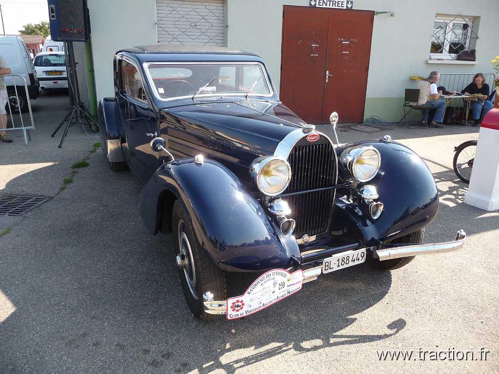 2011_rustenhart (125).jpg - 02/10/2011 - 68740 RUSTENHART 31ème Randonnée Internationale des Vendanges - BUGATTI type 57 - 1937